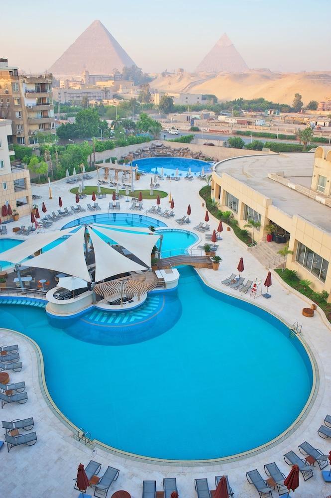 Le Meridien Pyramids Hotel & Spa Giza Extérieur photo
